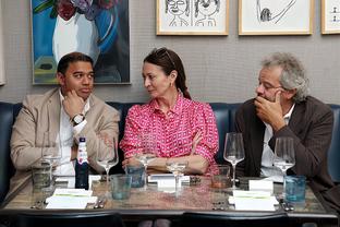 智利媒体：特拉布宗想免签桑切斯，已与其经纪人会面